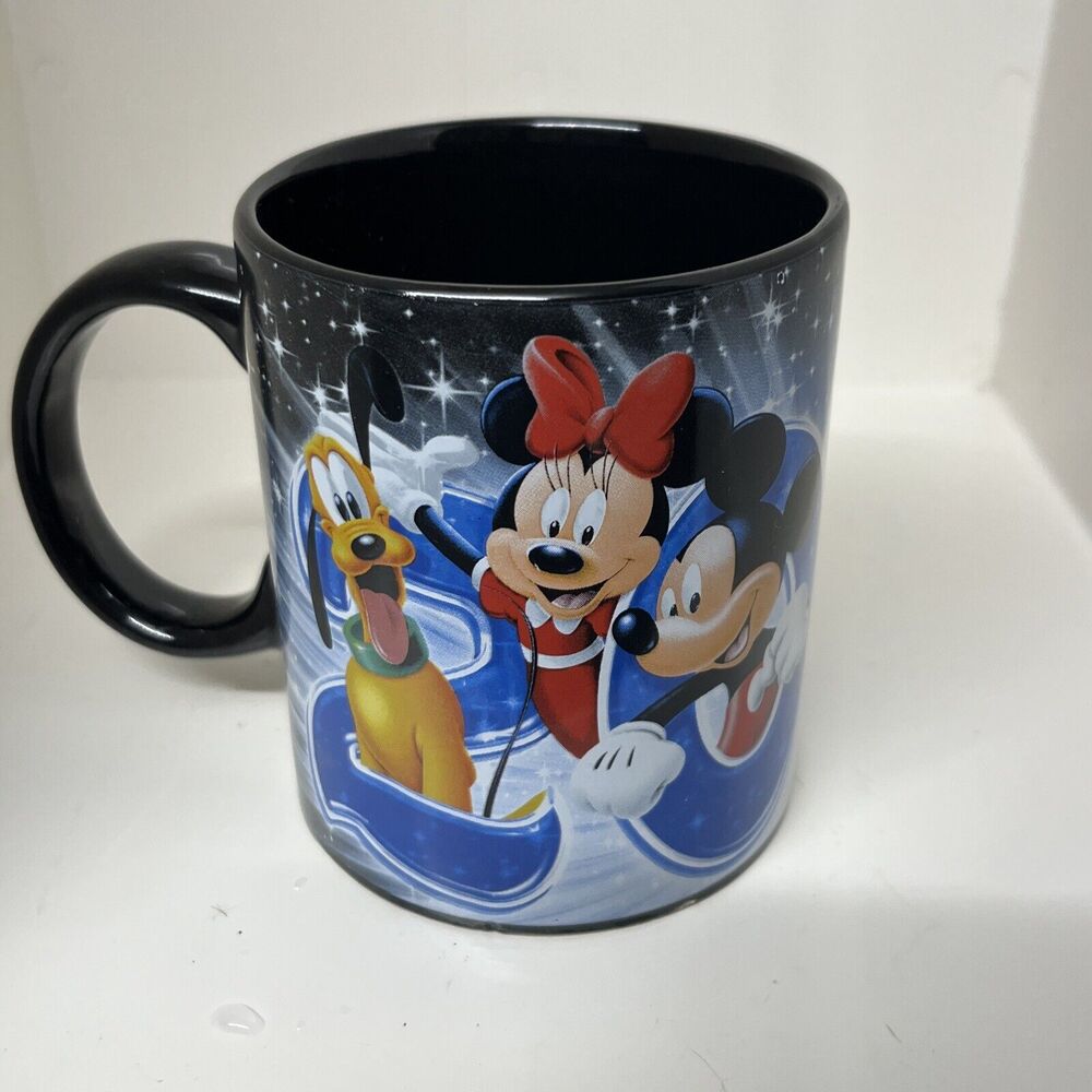 Disney Coffee Mug Jerry Leigh Celebrating 2022 Mickey and Friends 10oz Rare
